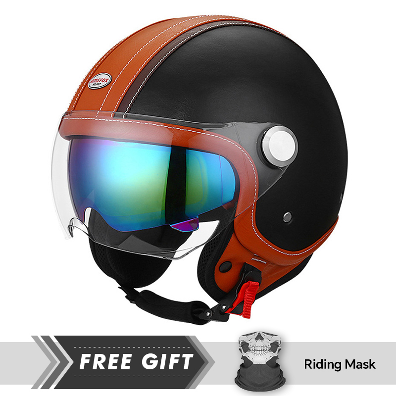 Motorcycle Gear In Store - خوذات الدراجات النارية باللون الأسود مفتوحة