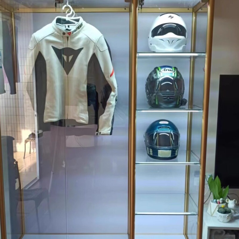 دراجة نارية خوذة رف شاشة الدرا - مراجعة Motorcycle Gear Display Rack وسعره